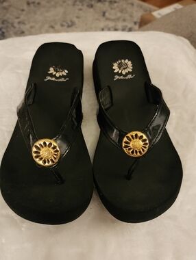 Yellow Box Black Patent Flip Flop Sandals with Gold Sunburst Accent